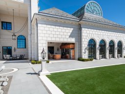 Venato Light Non-Slip Paving